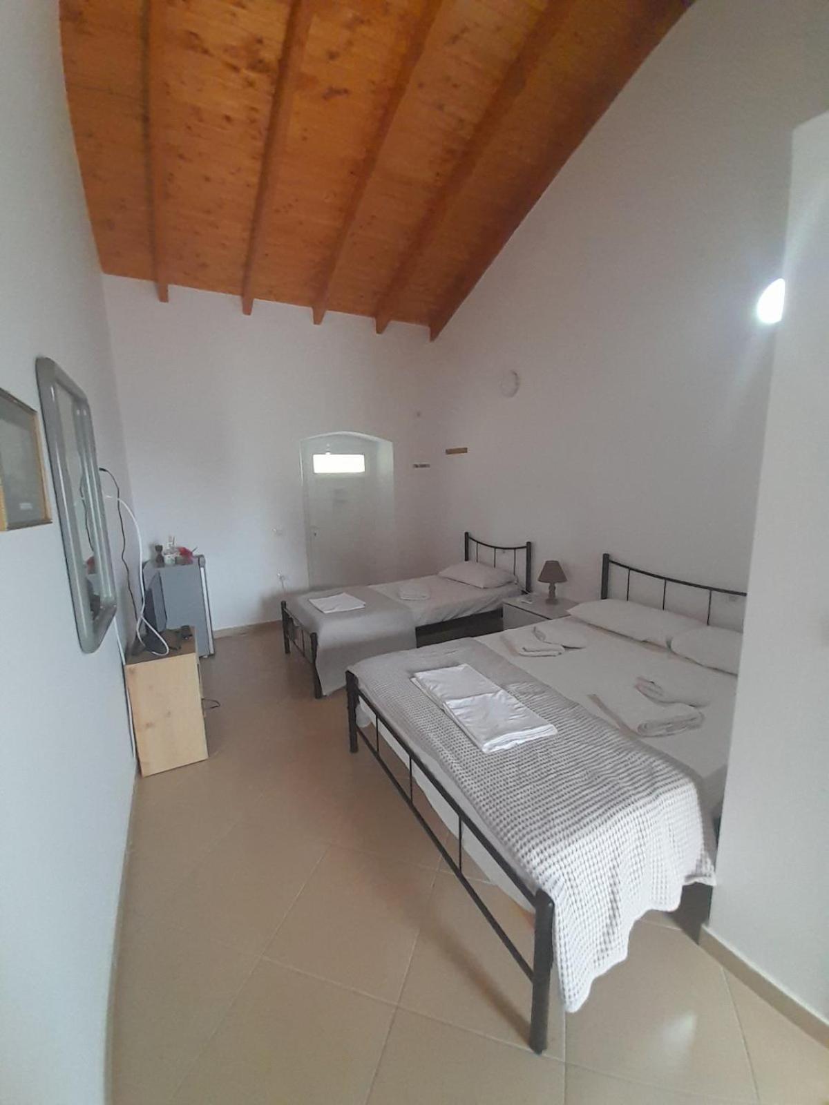 Sofia'S Rooms Himare Ngoại thất bức ảnh