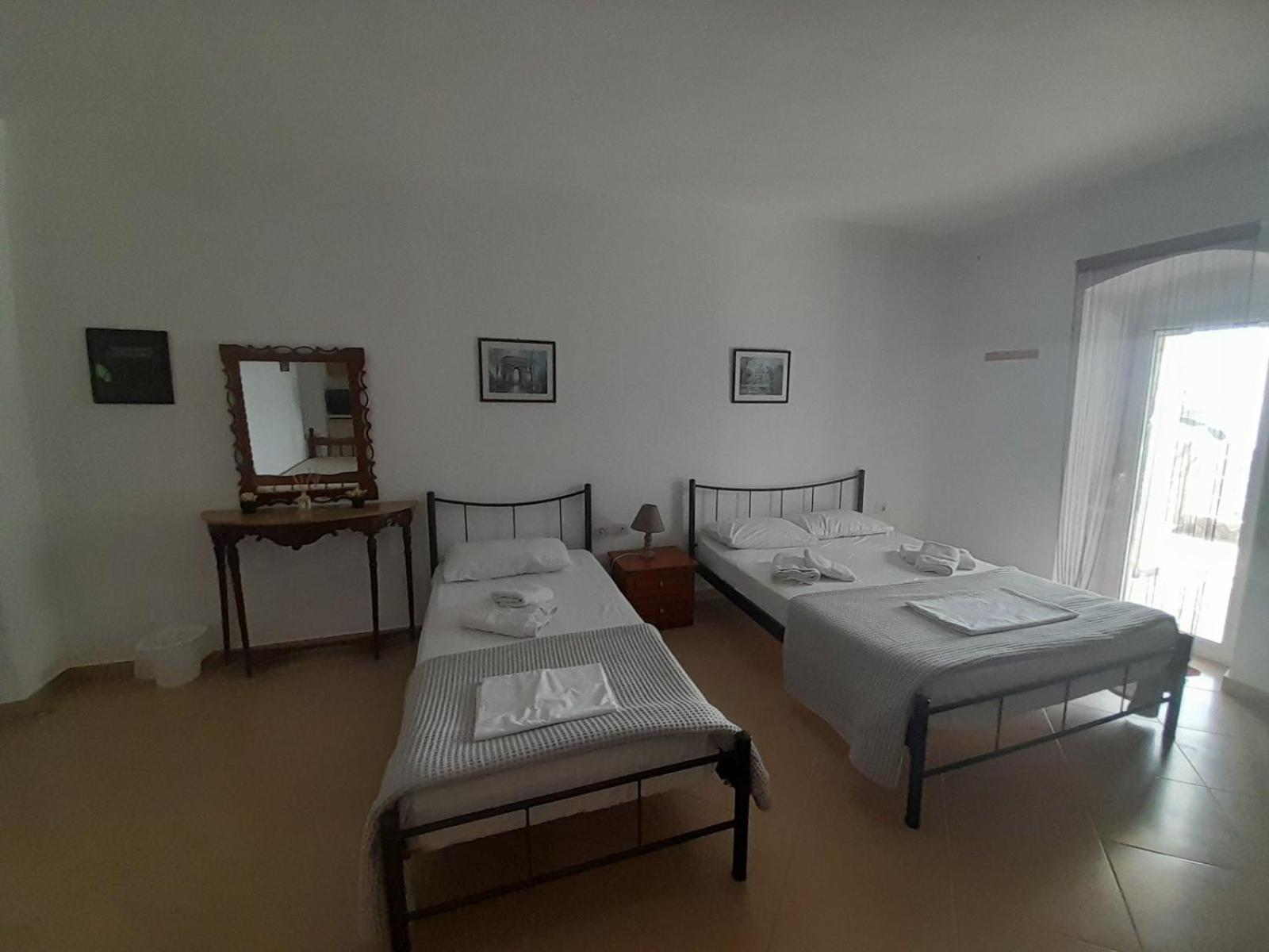 Sofia'S Rooms Himare Ngoại thất bức ảnh
